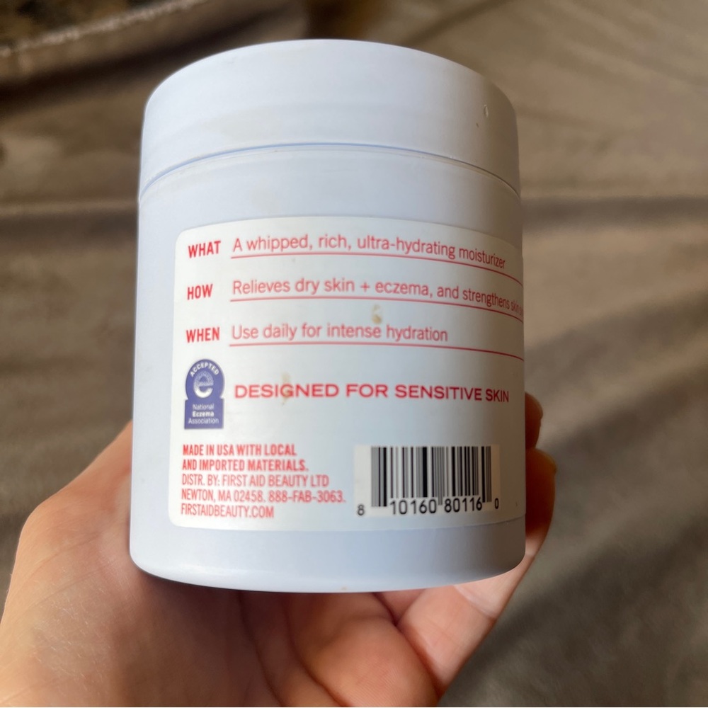 *NWT* First Aid Beauty Ultra Repair Cream 6 oz - Picture 2 of 6